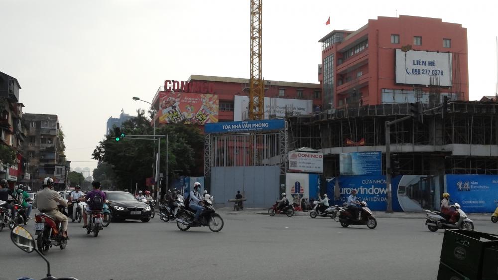 Đang thi công mặt sàn tầng 3