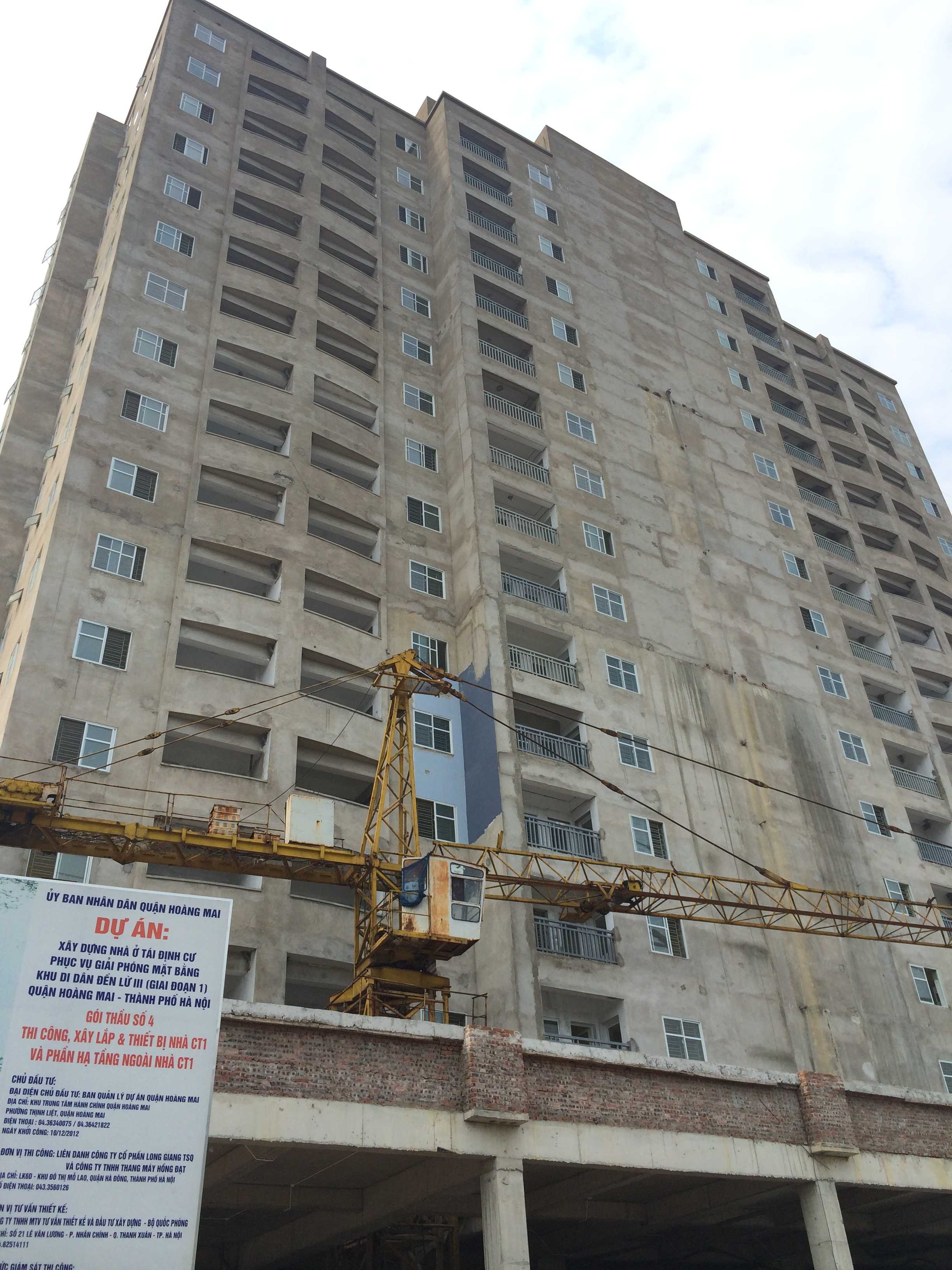 Dự án đã cất nóc và lắp cửa kính