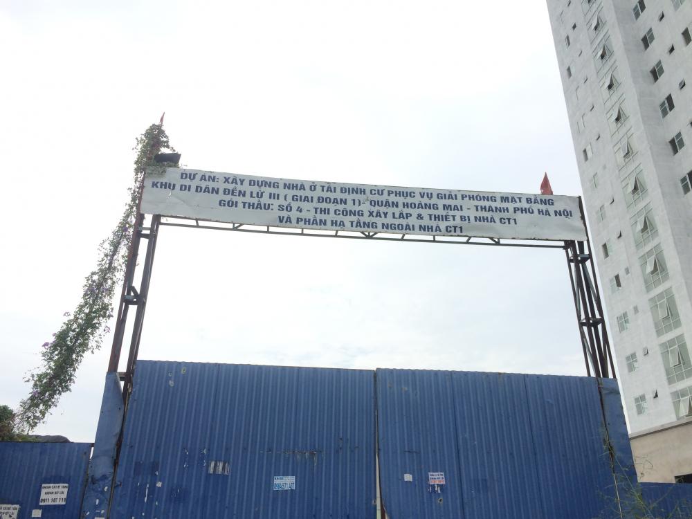 Dự án đang sơn và lắp xong cửa kính