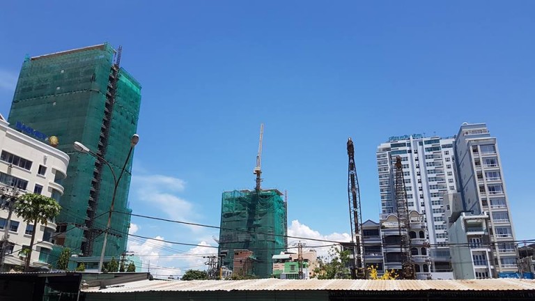 Đang thi công khoan cọc nhồi