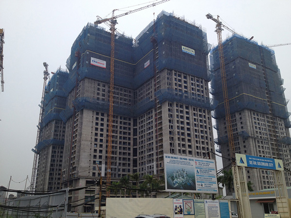 Sapphire 1, 2 đã cất nóc tầng 40, Sapphire 2 thi công tầng 38