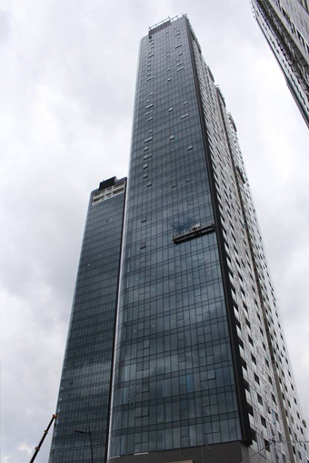 Tòa Aqua3 xây trát tầng mái và lắp đặt nội thất đến tầng 39.